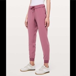 lululemon on the fly jogger